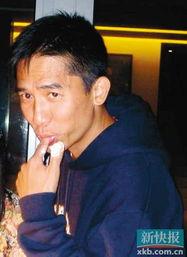 梁朝伟刘嘉玲吃瓜,揭秘娱乐圈甜蜜瞬间